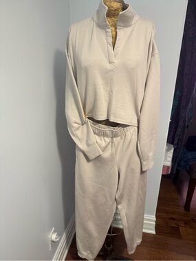 Cozy Cropped Pullover & Track Pant Set in Light Beige